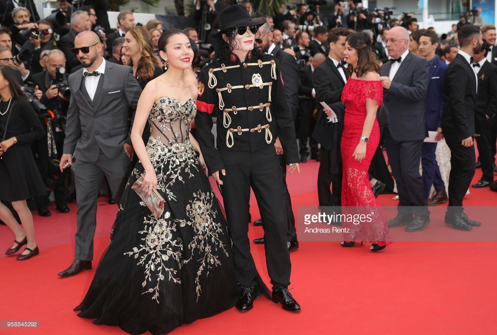 Thảm đỏ Cannes 2018: Vẫn là chiêu trò và hở bạo trong ngày 8
